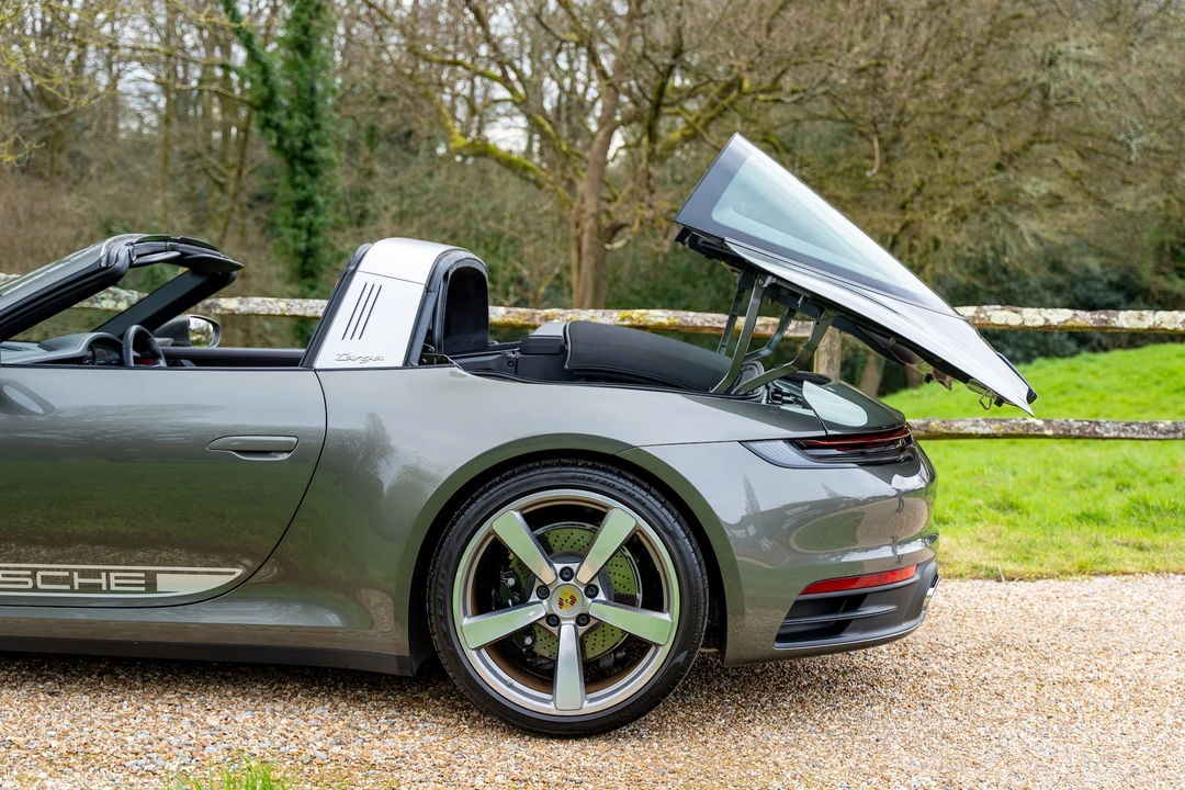 2020 Porsche 992 Carrera S - Image 29 of 31