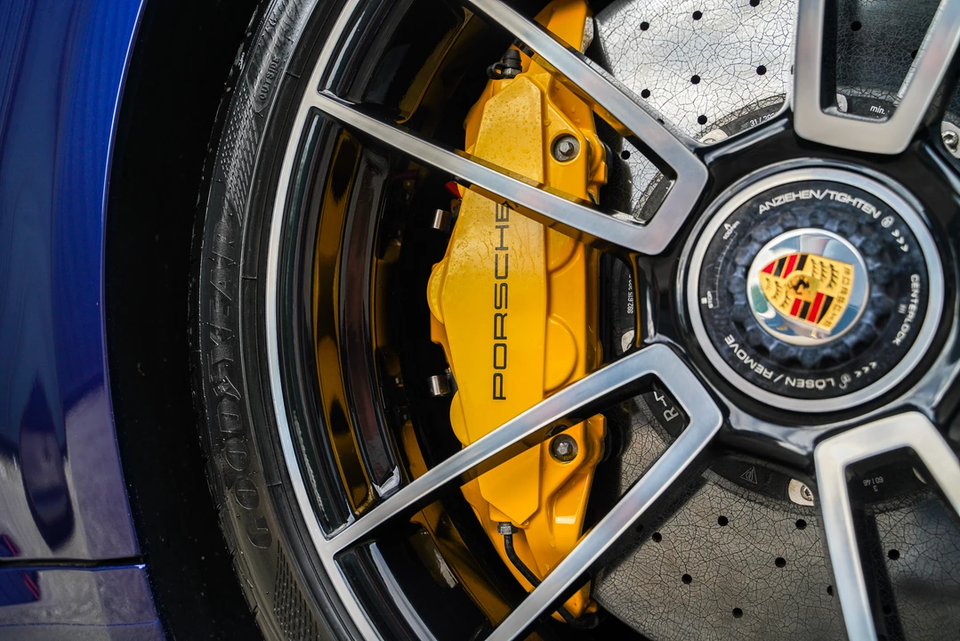 2020 Porsche 992 Carrera - Image 29 of 31