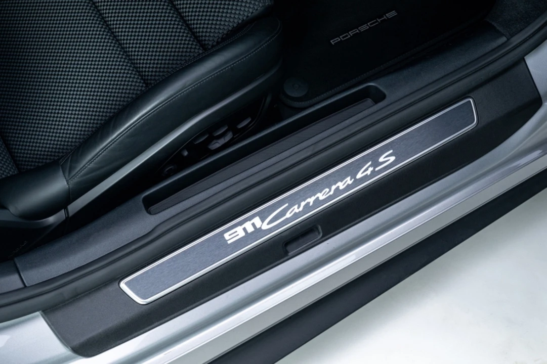 2020 Porsche 992 Carrera 4S - Image 24 of 29