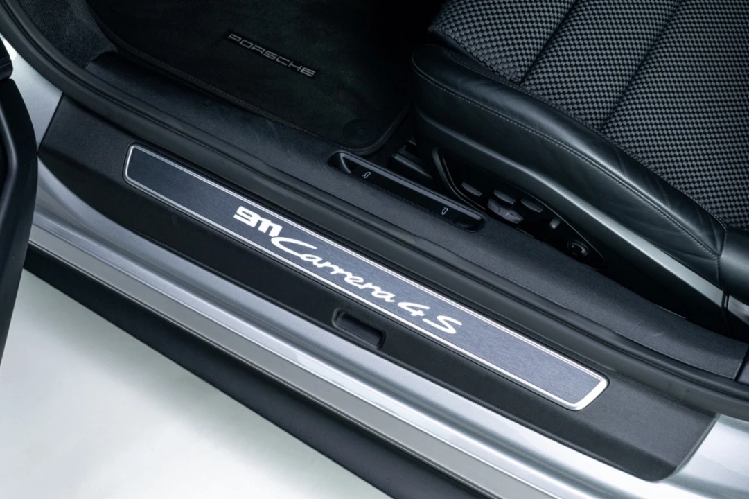 2020 Porsche 992 Carrera 4S - Image 25 of 29