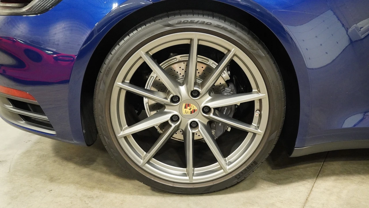 2020 Porsche 992 Carrera - Image 16 of 21