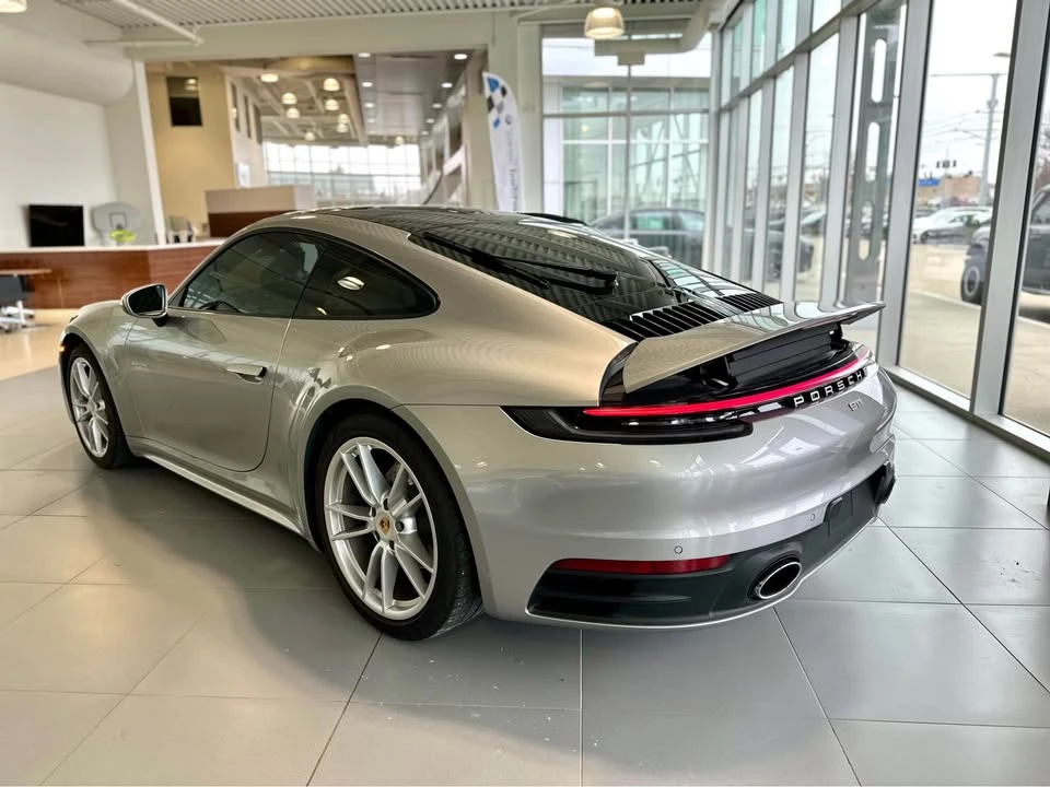 2020 Porsche 992 Carrera - Image 9 of 18