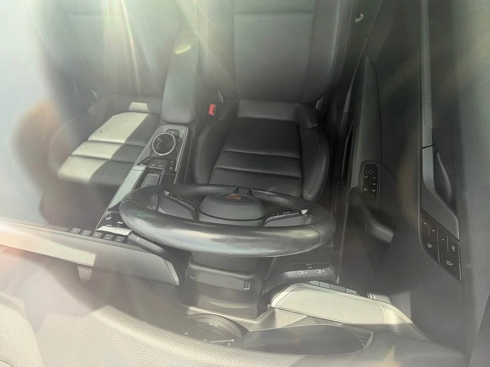 2020 Porsche 992 Carrera - Image 4 of 9