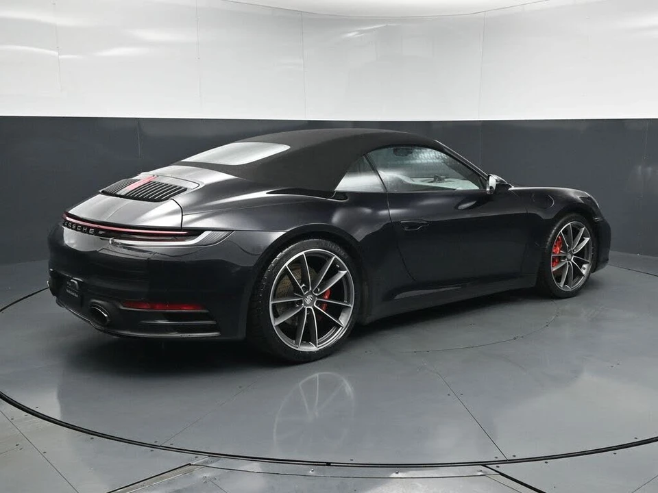 2020 Porsche 992 Carrera 4 - Image 11 of 31