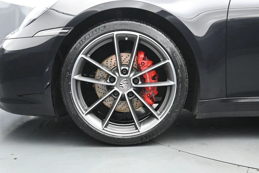 2020 Porsche 992 Carrera 4 - Image 8 of 31