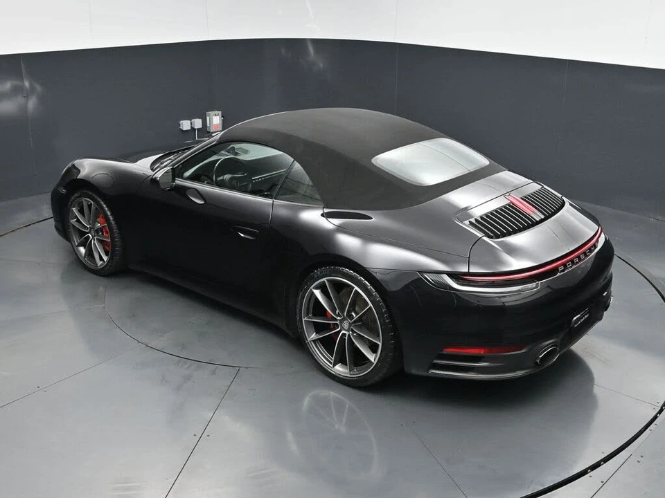 2020 Porsche 992 Carrera 4 - Image 17 of 31