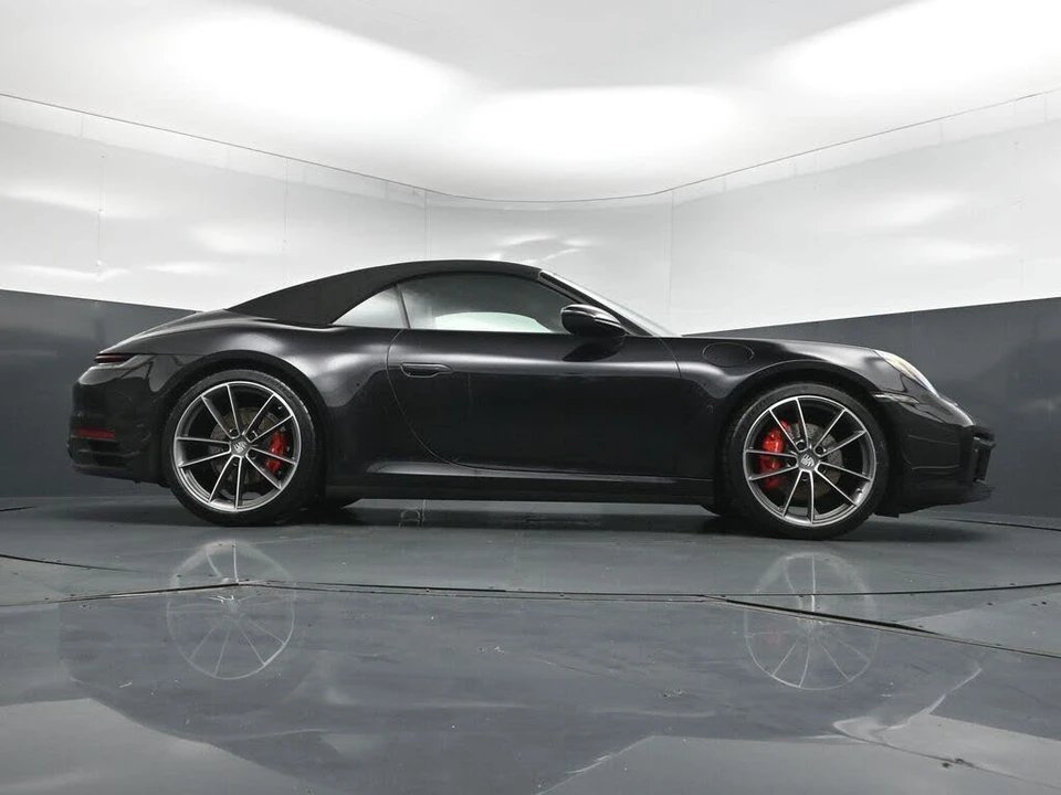 2020 Porsche 992 Carrera 4 - Image 28 of 31