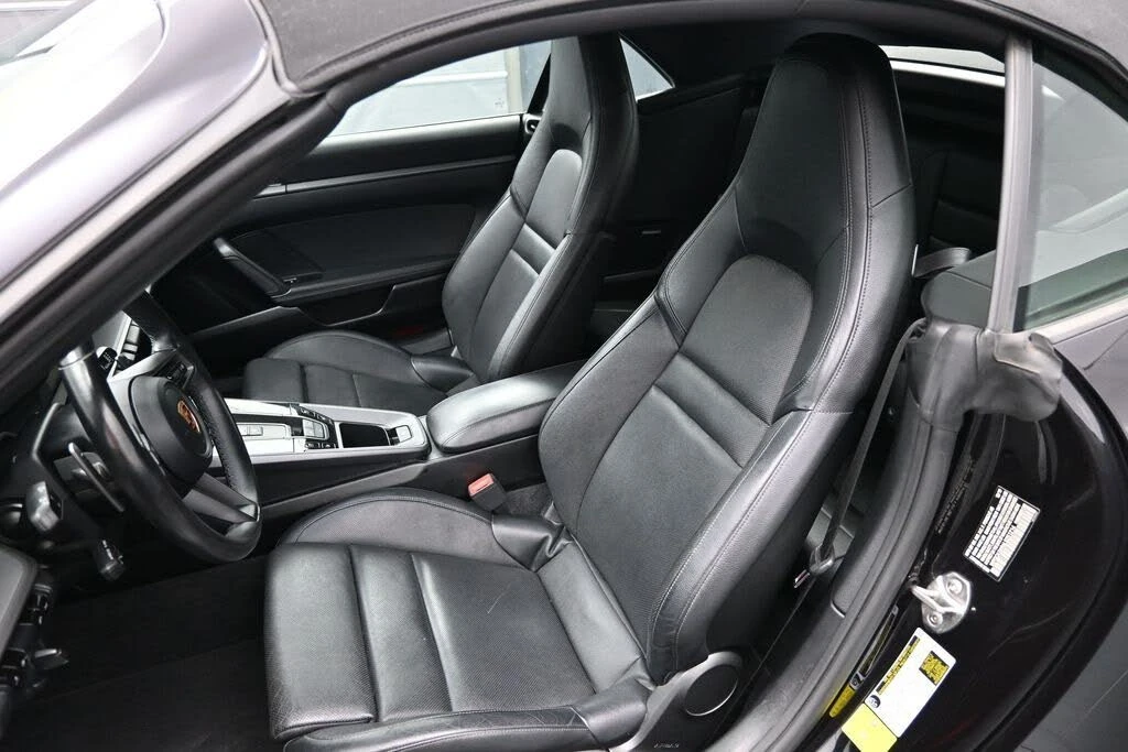 2020 Porsche 992 Carrera 4 - Image 7 of 31