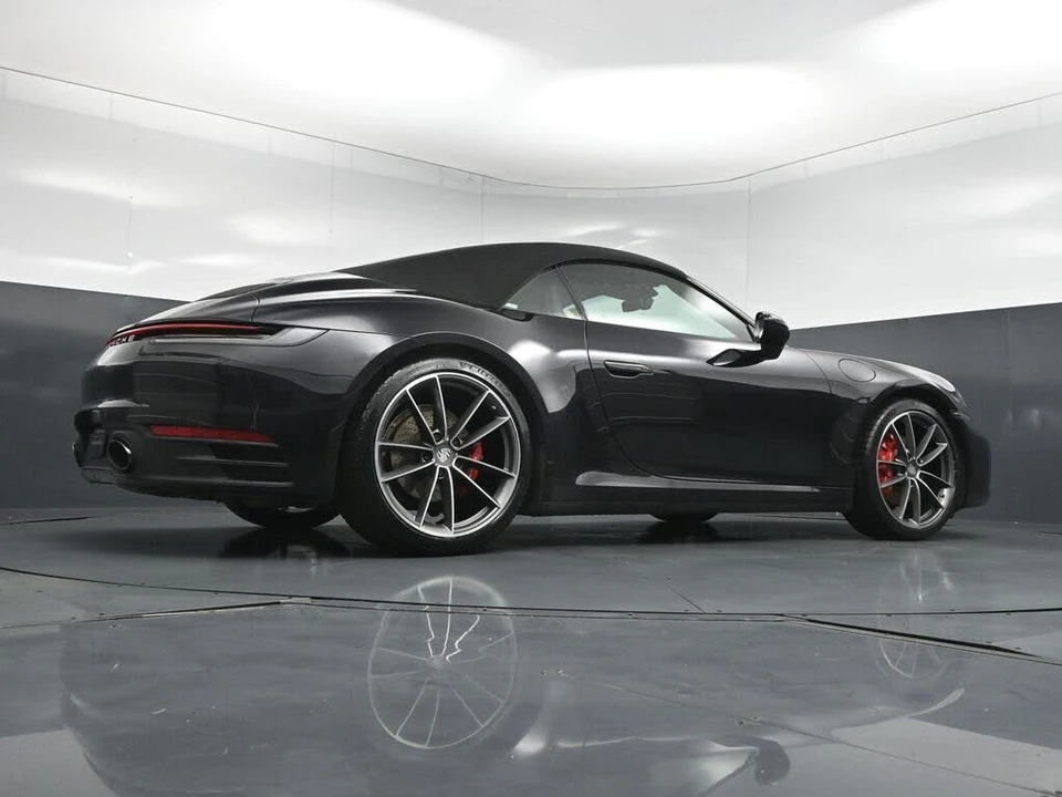 2020 Porsche 992 Carrera 4 - Image 27 of 31