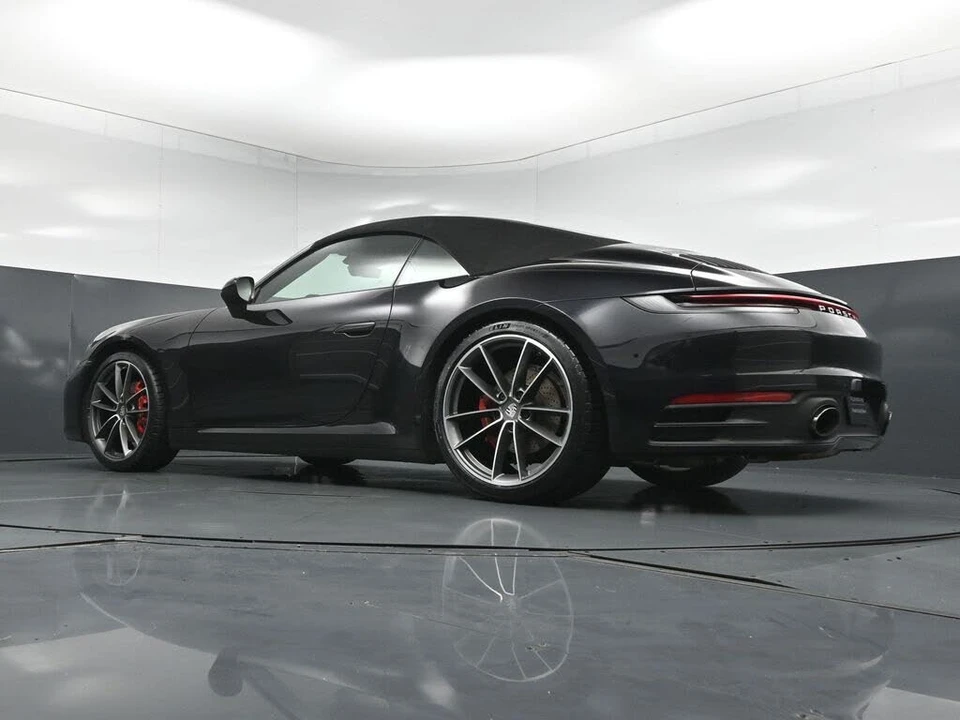 2020 Porsche 992 Carrera 4 - Image 25 of 31