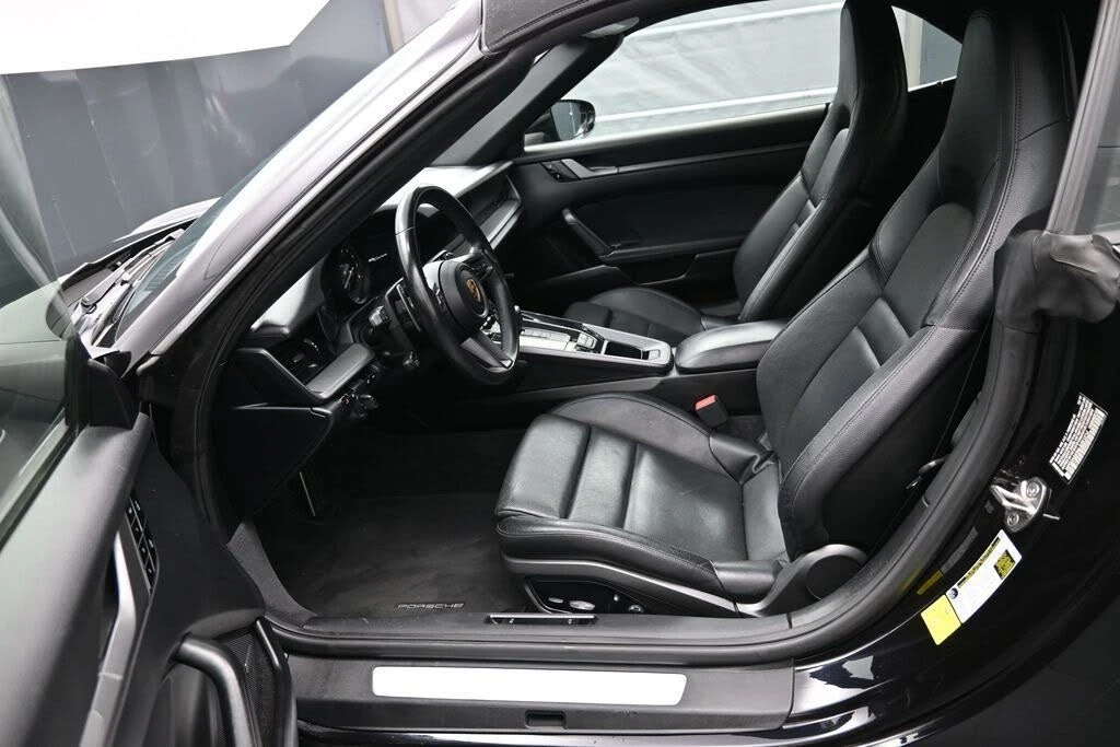 2020 Porsche 992 Carrera 4 - Image 5 of 31