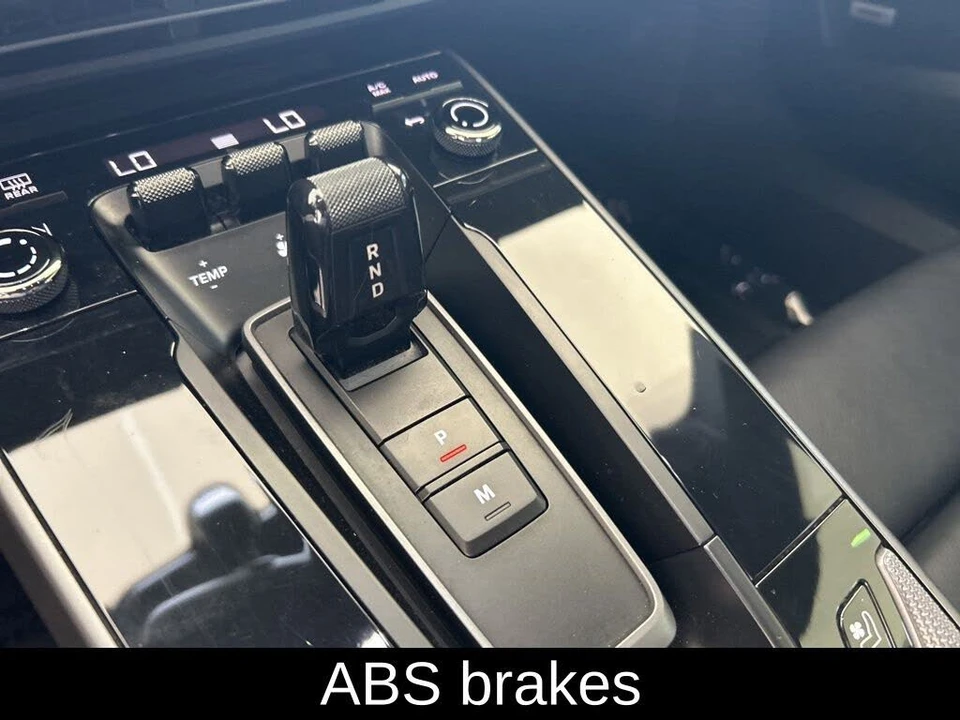 2020 Porsche 992 Carrera 4 - Image 8 of 31