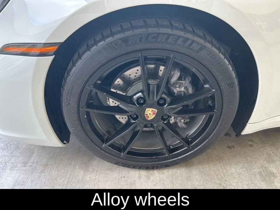 2020 Porsche 992 Carrera 4 - Image 14 of 31