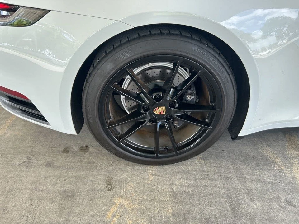 2020 Porsche 992 Carrera 4 - Image 18 of 31