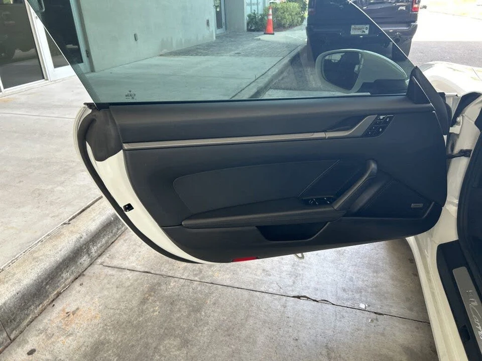 2020 Porsche 992 Carrera 4 - Image 27 of 31