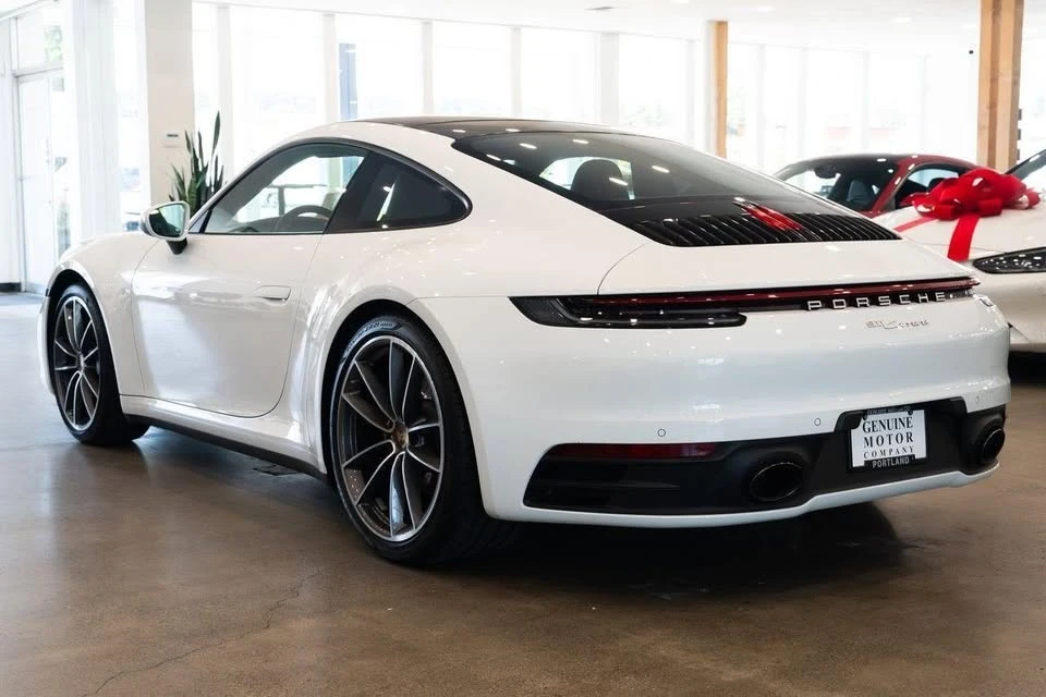 2020 Porsche 992 Carrera 4 - Image 6 of 20