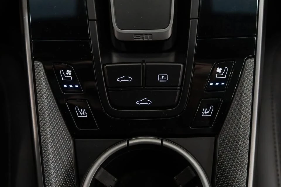 2020 Porsche 992 Carrera 4 - Image 14 of 20