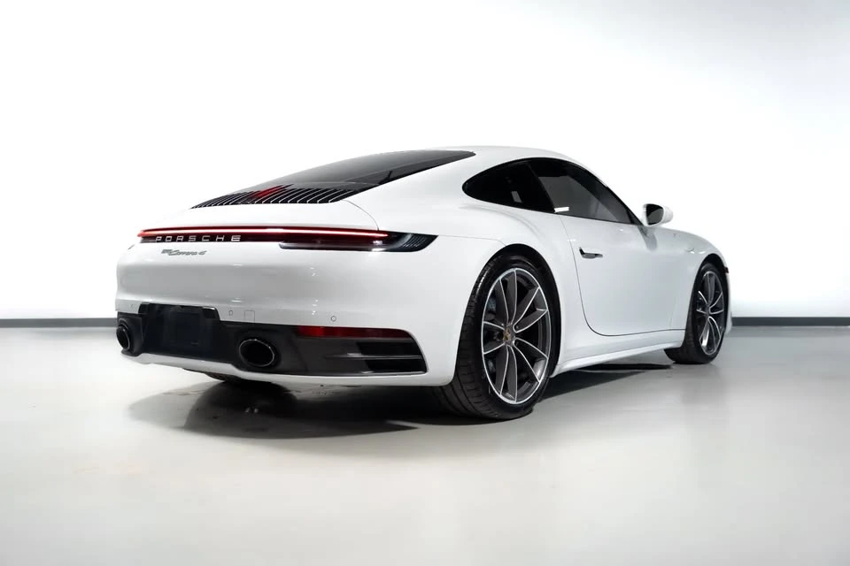 2020 Porsche 992 Carrera 4 - Image 4 of 10