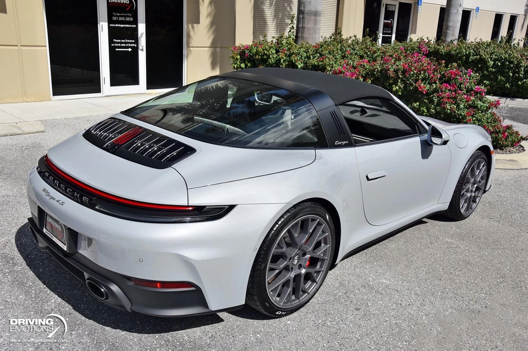2026 Porsche 992 Carrera 4 - Image 11 of 31