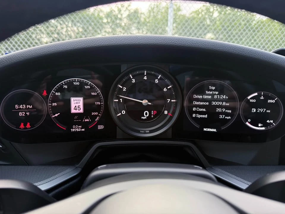 2020 Porsche 992 Carrera 4S - Image 10 of 17