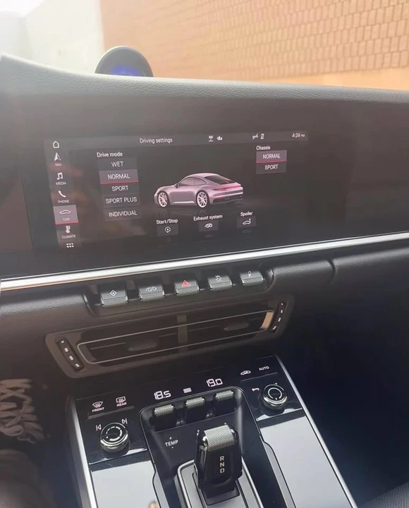 2020 Porsche 992 Carrera 4S - Image 6 of 8