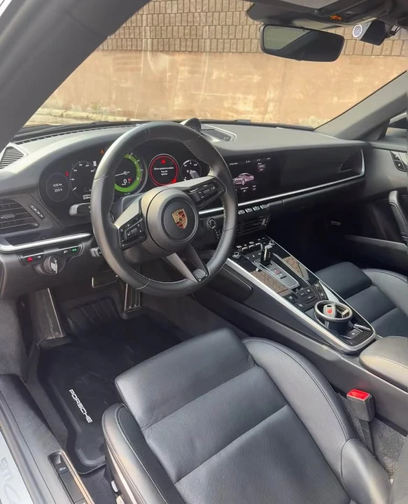 2020 Porsche 992 Carrera 4S - Image 3 of 8