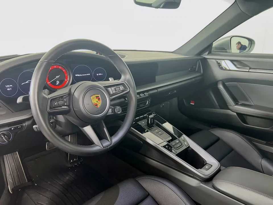 2020 Porsche 992 Carrera 4S - Image 4 of 8