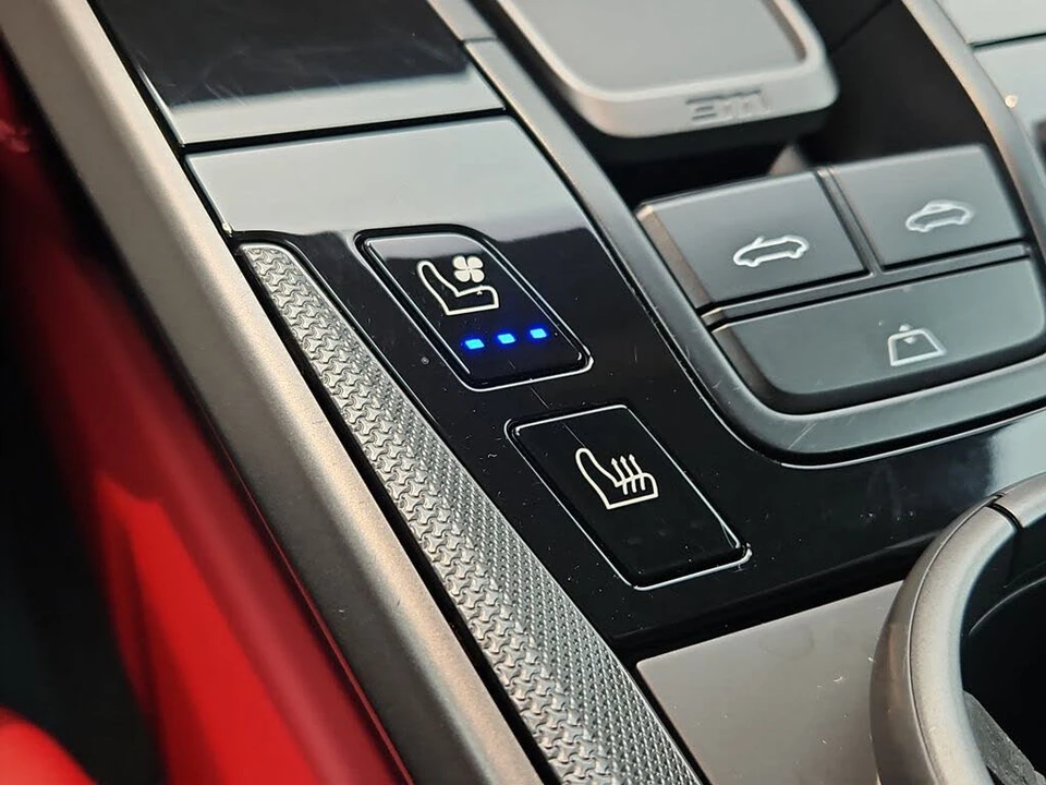 2020 Porsche 992 Carrera 4S - Image 23 of 31