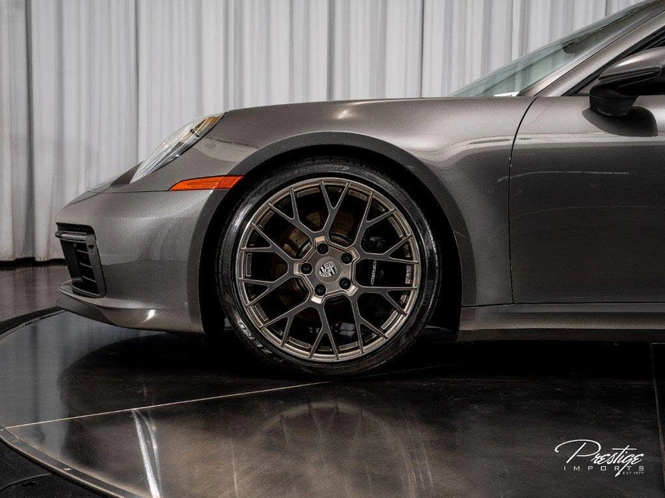 2020 Porsche 992 Carrera 4S - Image 11 of 31