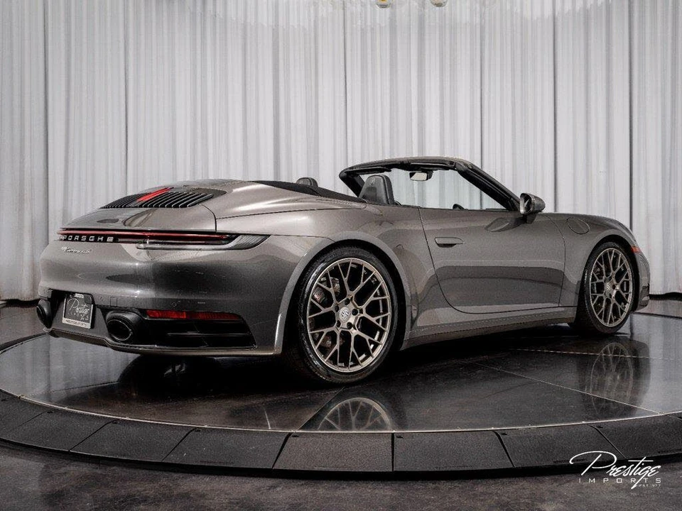 2020 Porsche 992 Carrera 4S - Image 17 of 31