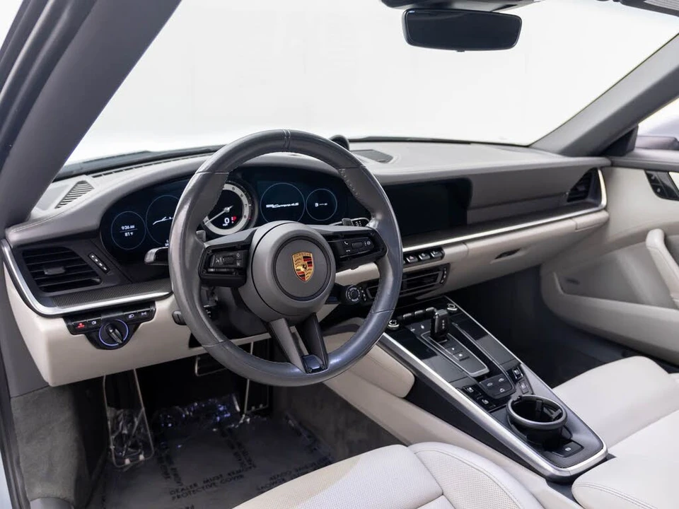 2020 Porsche 992 Carrera 4S - Image 11 of 31