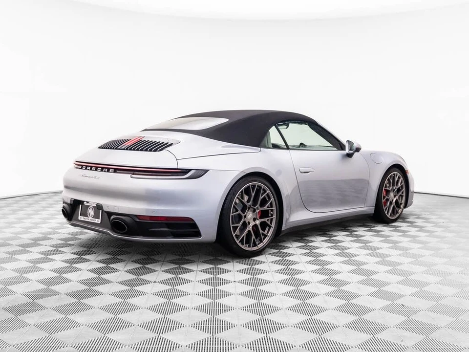 2020 Porsche 992 Carrera 4S - Image 8 of 31