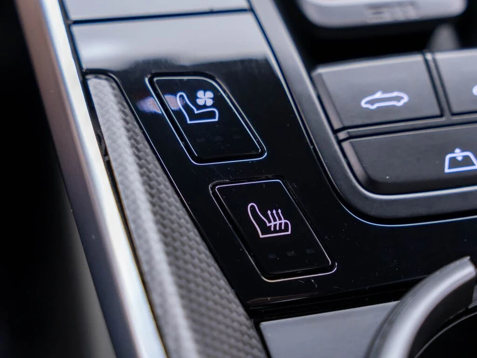 2020 Porsche 992 Carrera 4S - Image 26 of 31