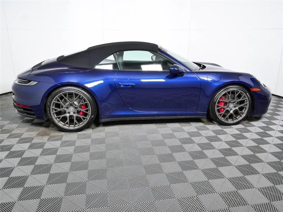 2020 Porsche 992 Carrera 4S - Image 25 of 31