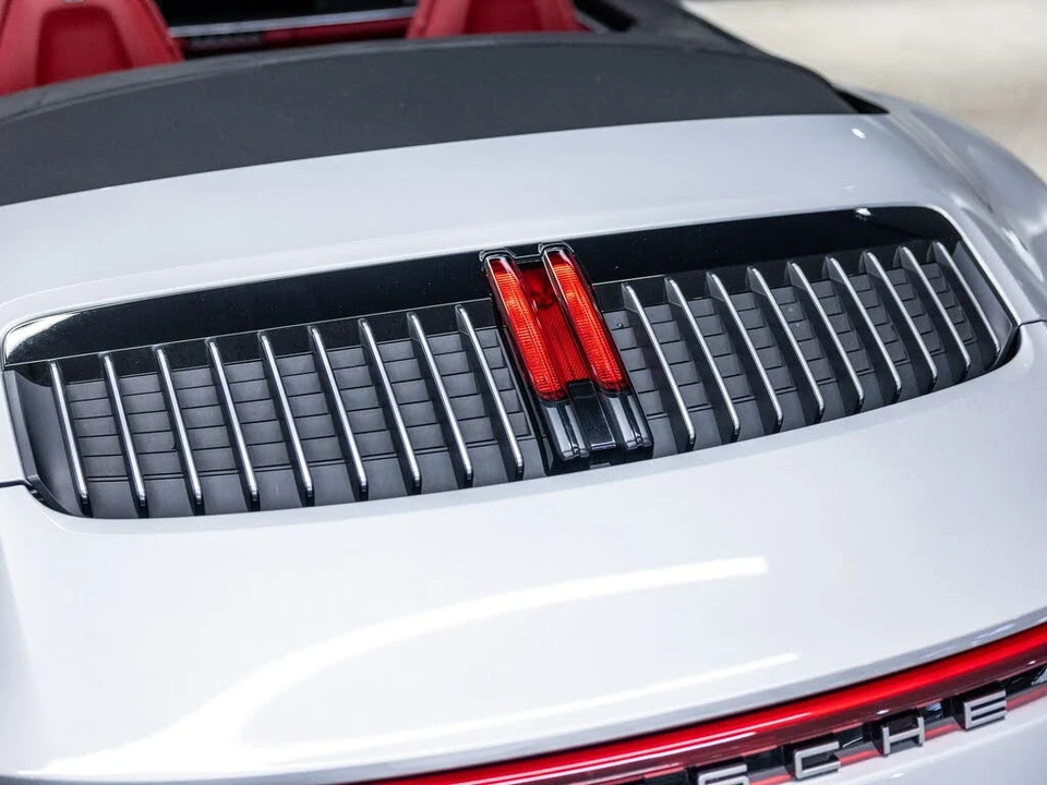 2020 Porsche 992 Carrera 4S - Image 23 of 31