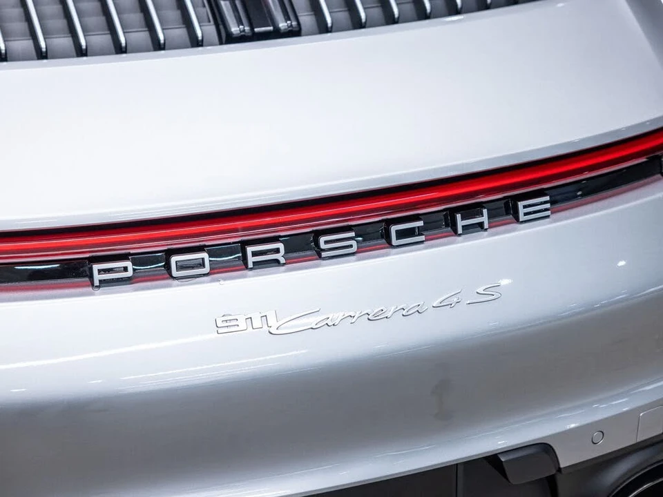 2020 Porsche 992 Carrera 4S - Image 24 of 31