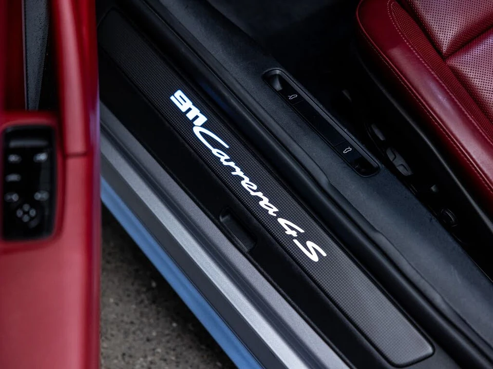 2020 Porsche 992 Carrera 4S - Image 29 of 31