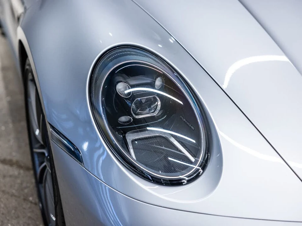 2020 Porsche 992 Carrera 4S - Image 13 of 31