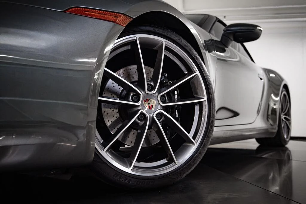 2020 Porsche 992 Carrera 4S - Image 12 of 29