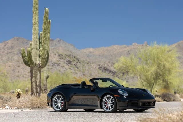 2020 Porsche 992 Carrera 4S - Image 7 of 31