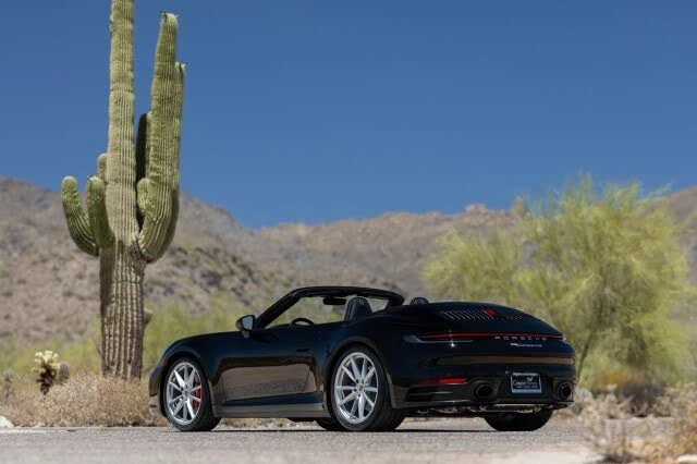 2020 Porsche 992 Carrera 4S - Image 15 of 31
