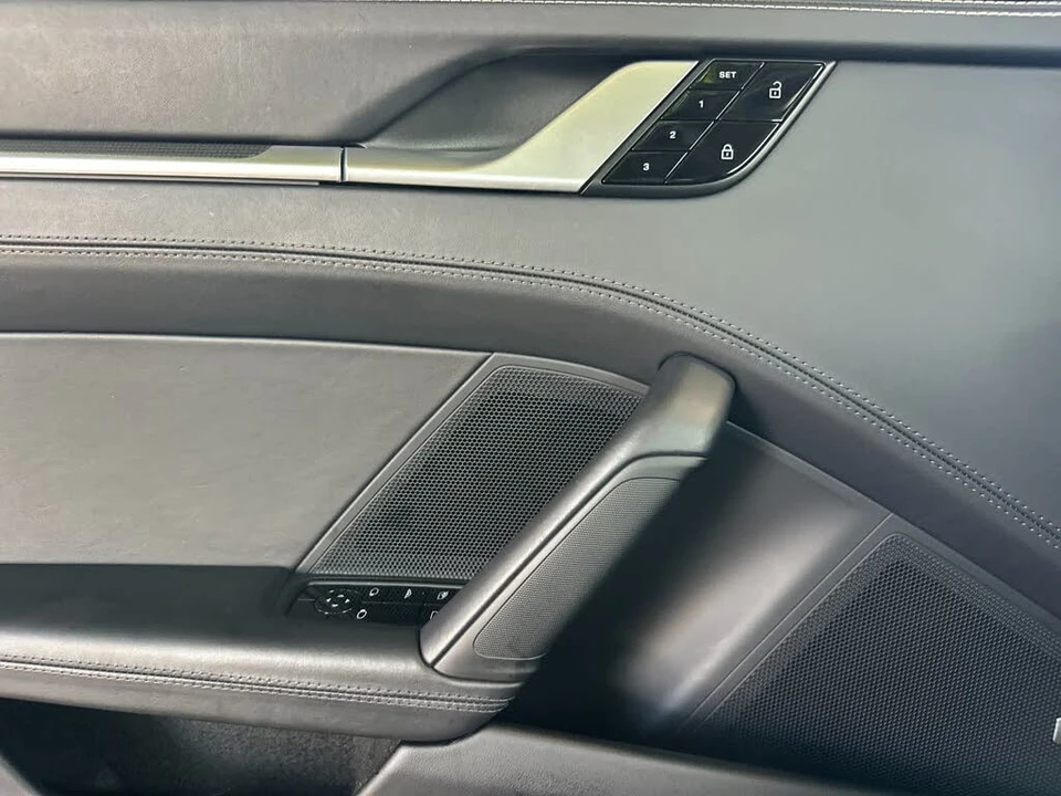 2020 Porsche 992 Carrera 4S - Image 13 of 31