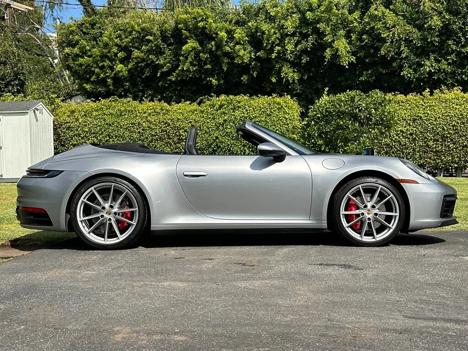 2020 Porsche 992 Carrera 4S - Image 9 of 31