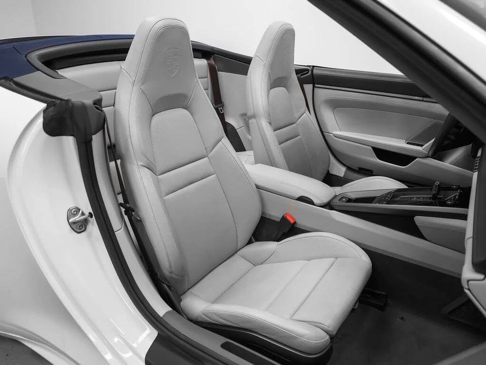 2020 Porsche 992 Carrera 4S - Image 27 of 31