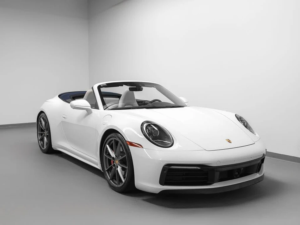 2020 Porsche 992 Carrera 4S - Image 11 of 31