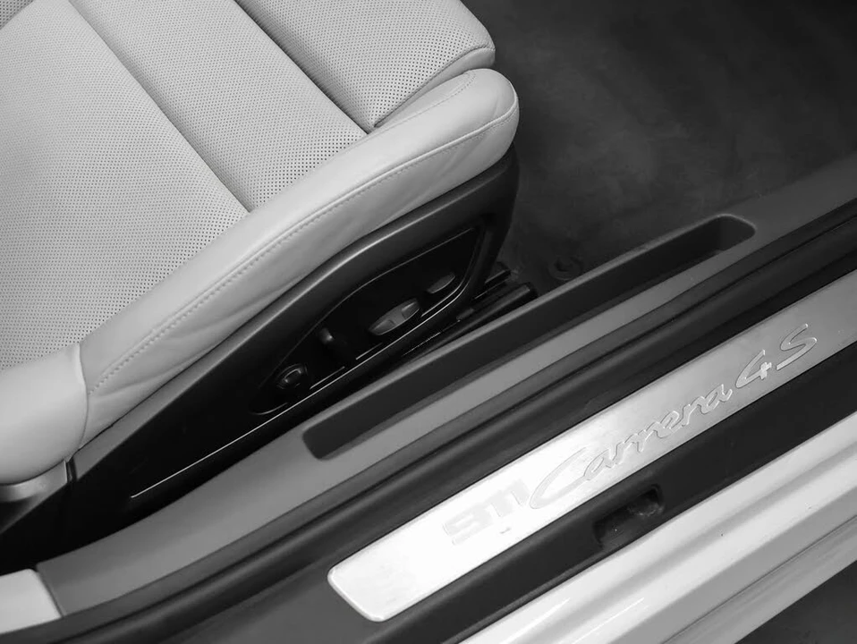 2020 Porsche 992 Carrera 4S - Image 24 of 31