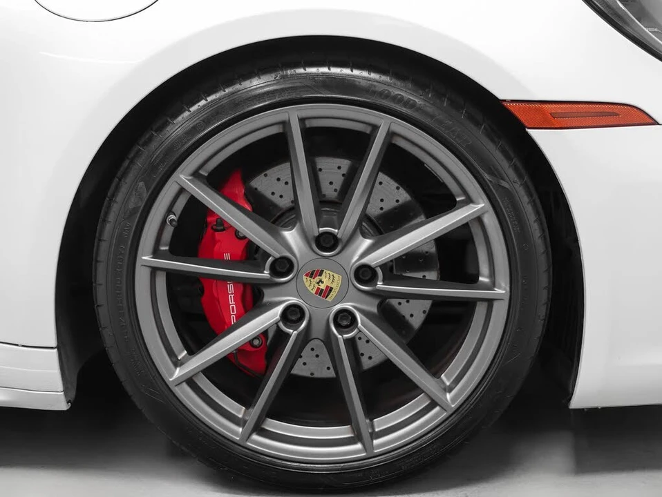 2020 Porsche 992 Carrera 4S - Image 17 of 31