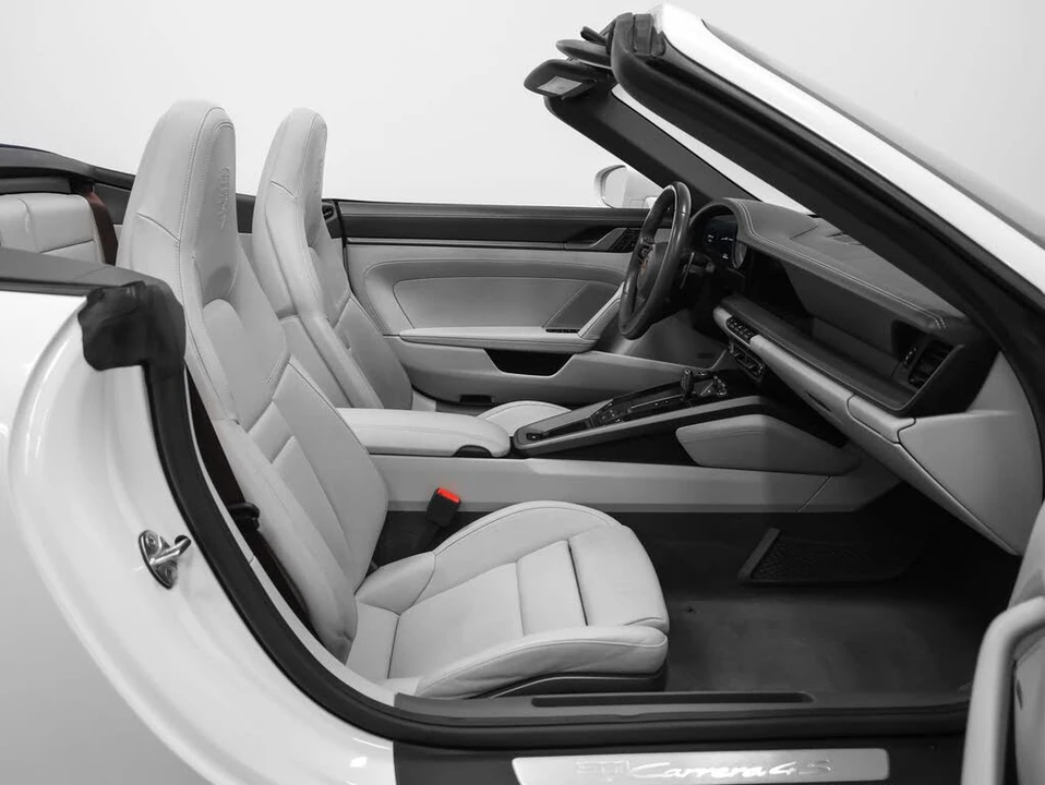2020 Porsche 992 Carrera 4S - Image 28 of 31