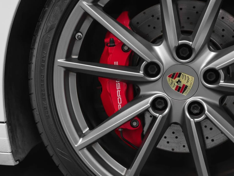 2020 Porsche 992 Carrera 4S - Image 18 of 31