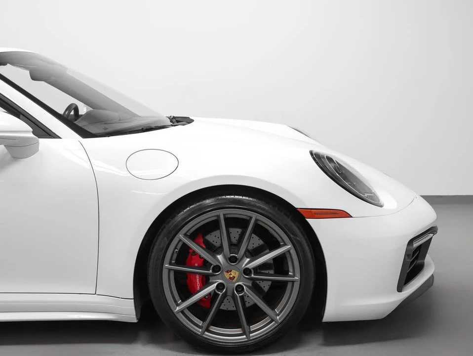 2020 Porsche 992 Carrera 4S - Image 16 of 31
